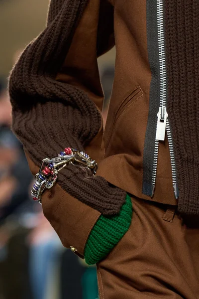 Look 90
